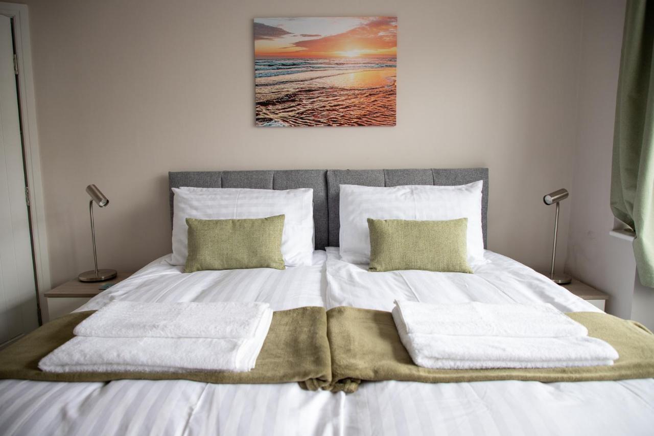 Wave Stays - Ground Floor Apartment - Outside Seating Area Cleveleys Exterior foto