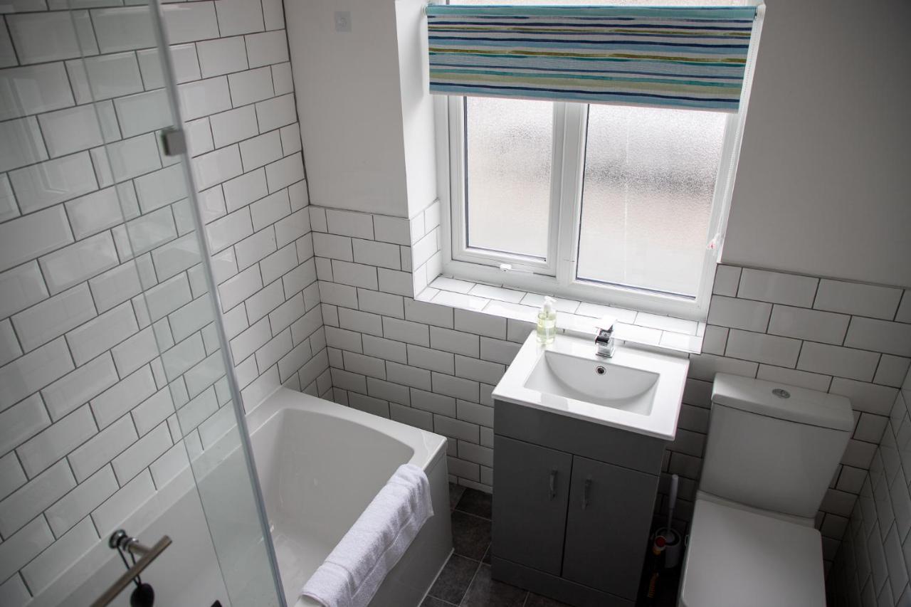 Wave Stays - Ground Floor Apartment - Outside Seating Area Cleveleys Exterior foto